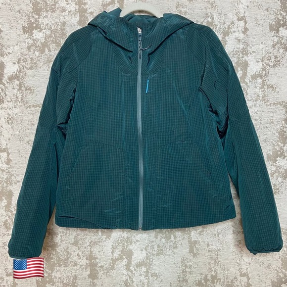 lululemon athletica Jackets & Blazers - Lululemon Lightweight Insulated Hiking Jacket in Green Jasper